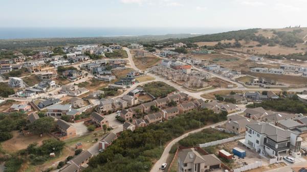 1 034 m² Land