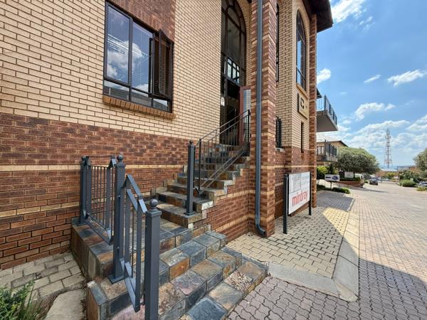 185  m² Commercial space