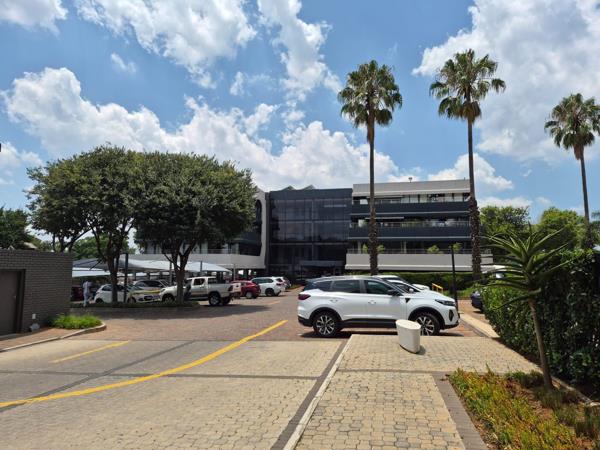 938  m² Commercial space