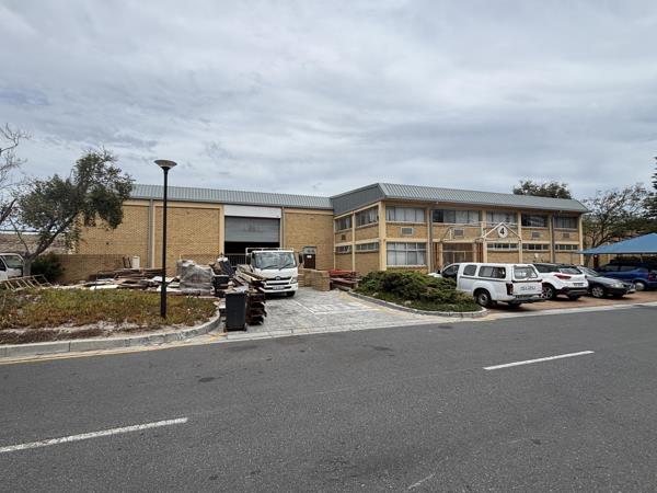 1 820  m² Industrial space