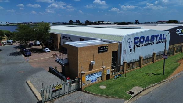 606  m² Industrial space