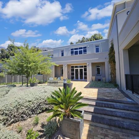 490  m² Commercial space