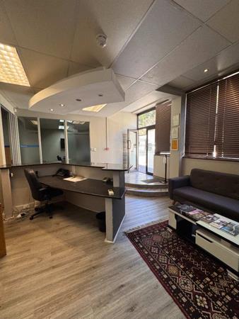 200  m² Retail Space