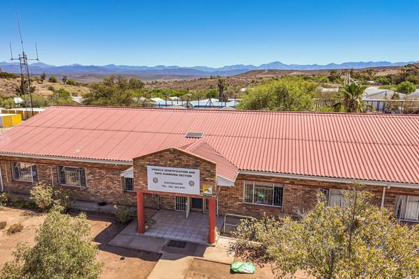 572  m² Commercial space