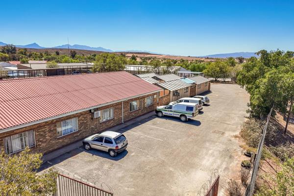 572  m² Commercial space