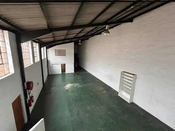 310  m² Industrial space