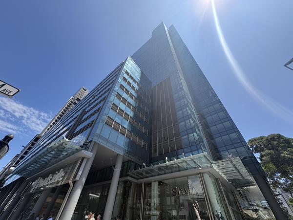 687  m² Commercial space