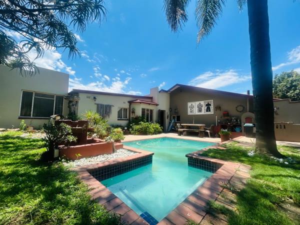 6 Bedroom House