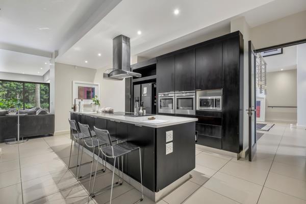 4 Bedroom HouseAtholl - View 4