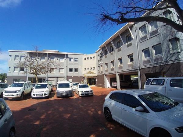 192  m² Office Space