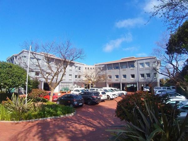 422  m² Office Space