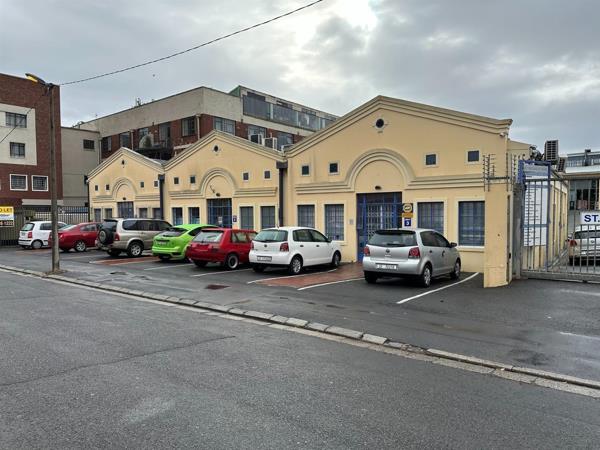 945  m² Commercial space