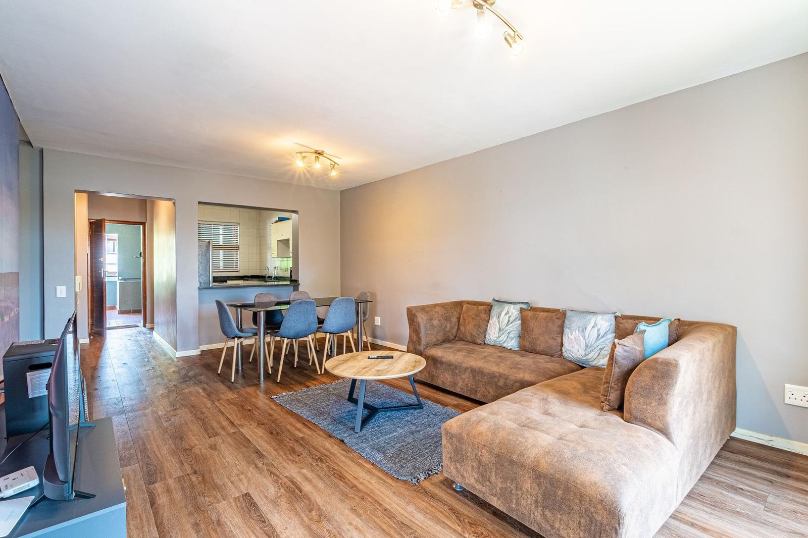 Apartment in Morningside - View 2