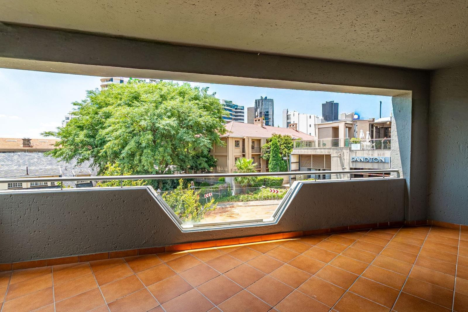 Apartment in Morningside - View 4