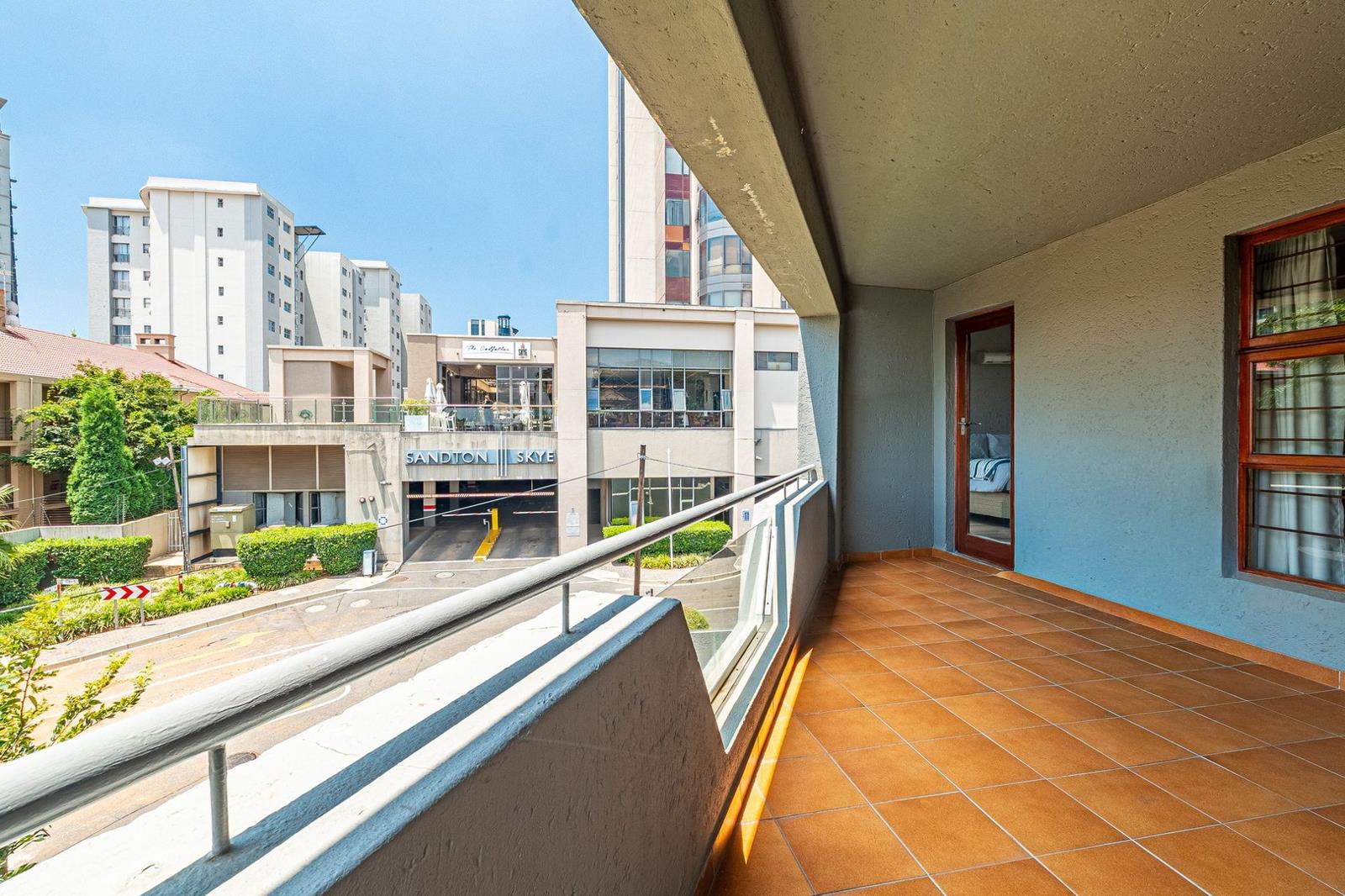Apartment in Morningside - View 3