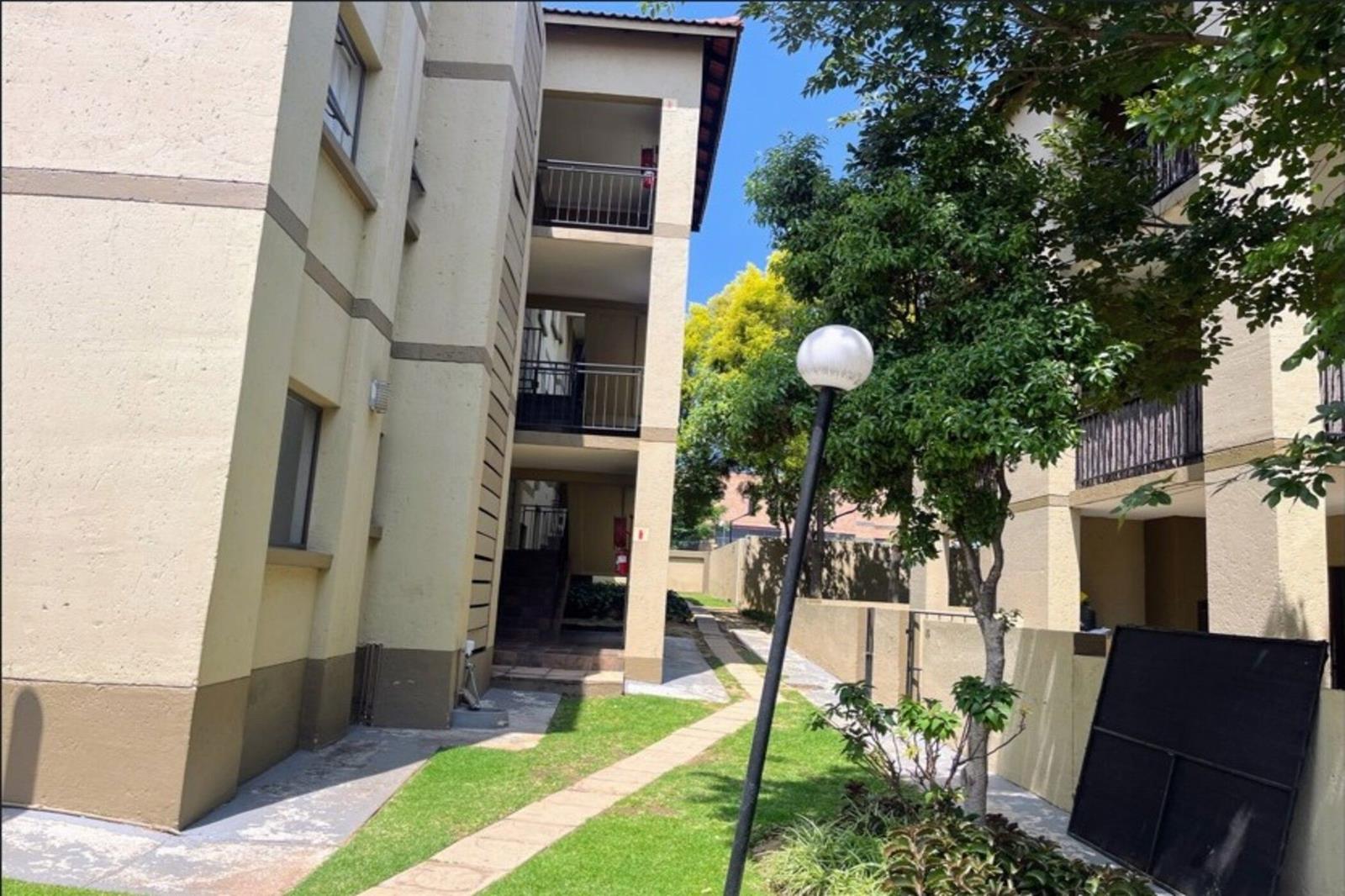 2 Bedroom Apartment in Pineslopes