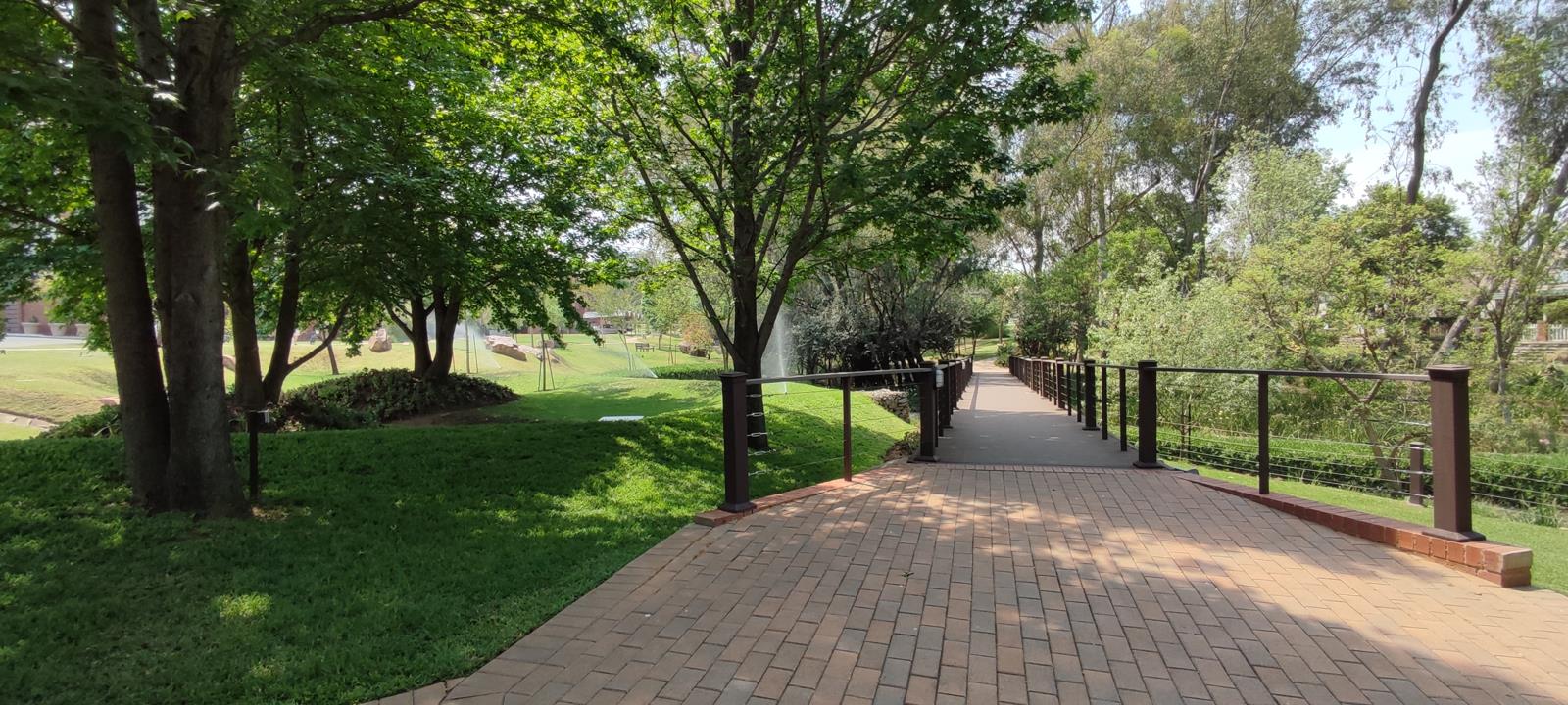 Studio Apartment in Douglasdale