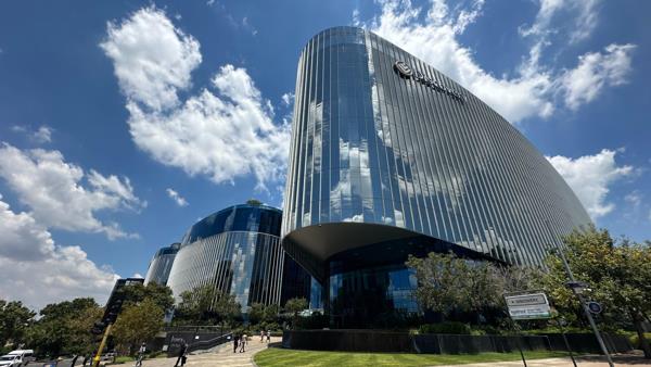 700 m² Office Space