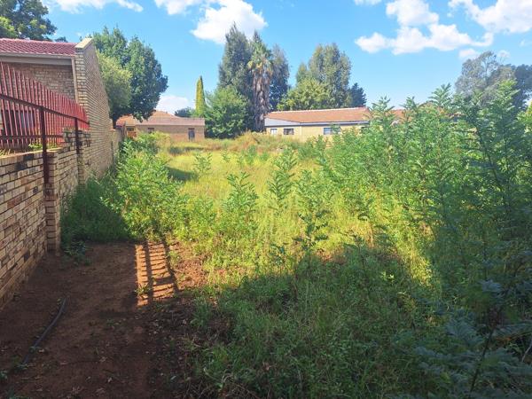 1 200 m² Land