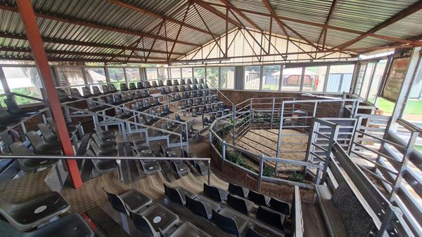 2 334  m² Commercial space