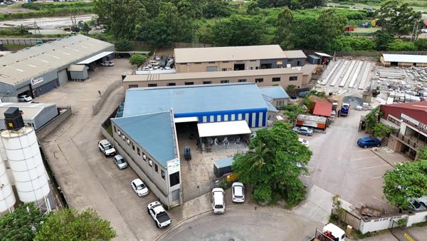 1 300  m² Industrial space