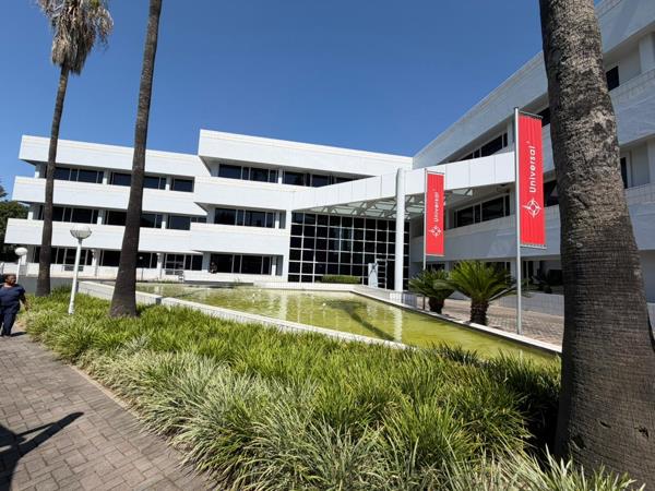 3 050  m² Commercial space