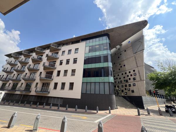 244  m² Commercial space