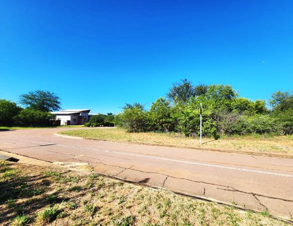 736 m² Land