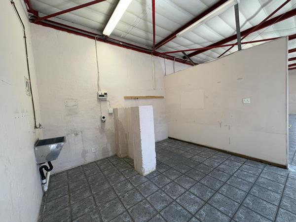 399  m² Industrial space