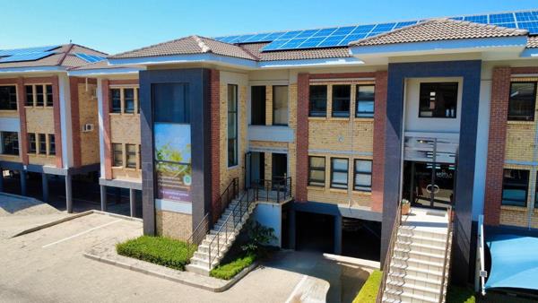 160  m² Commercial space