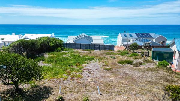 744 m² Land