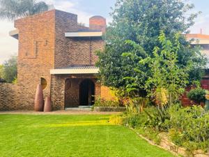 House in Sunward Park
