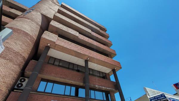 732  m² Office Space