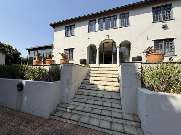 275  m² Commercial space