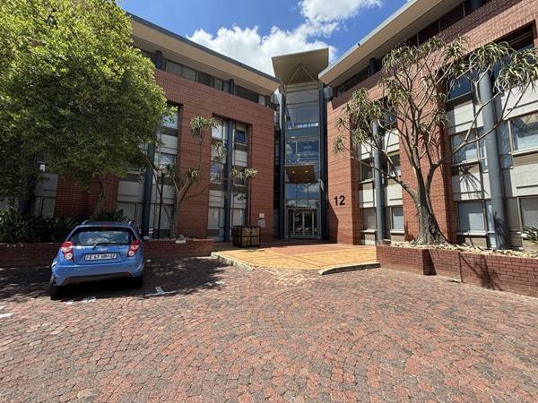 712 m² Office Space