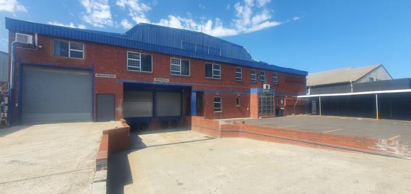 1 600  m² Industrial space