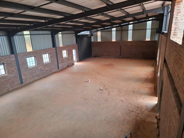 566  m² Commercial space