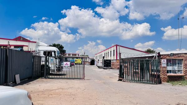 477  m² Commercial space