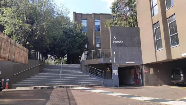 496  m² Office Space