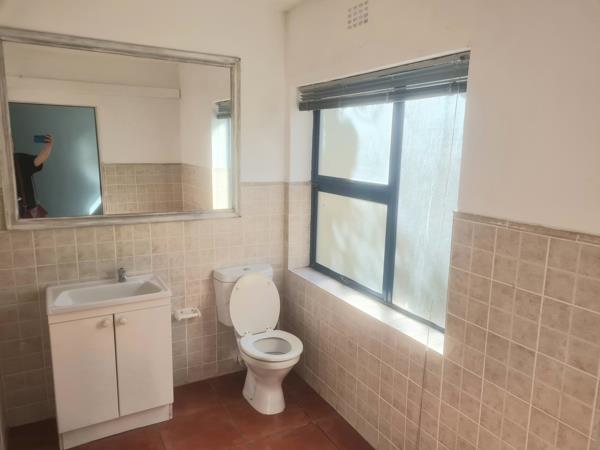 104  m² Commercial space