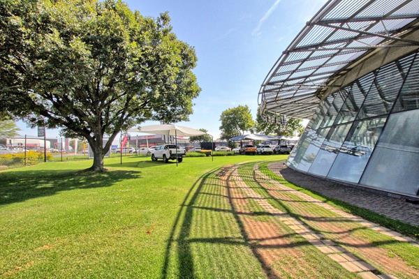 5 600  m² Commercial space