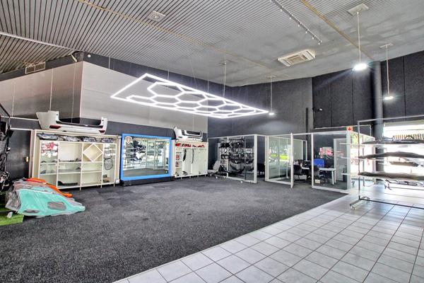 5 600  m² Commercial space