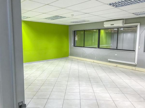 1 500  m² Office Space