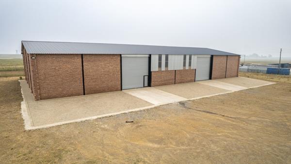 11 350  m² Industrial space