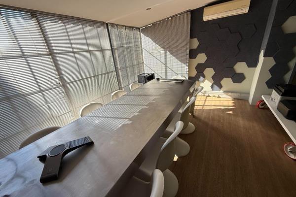 340  m² Commercial space