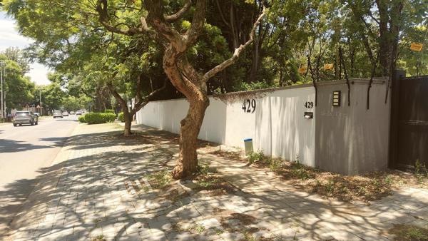 1 394 m² Land