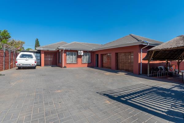 6 Bedroom House