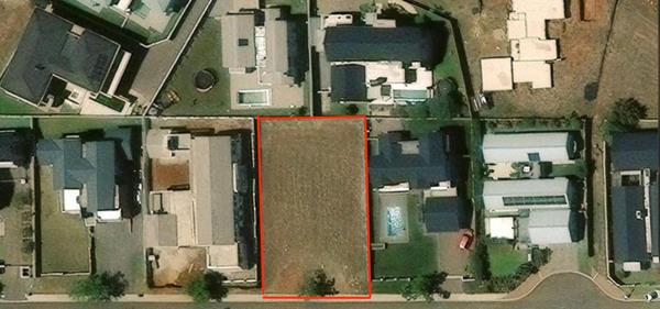 782 m² Land
