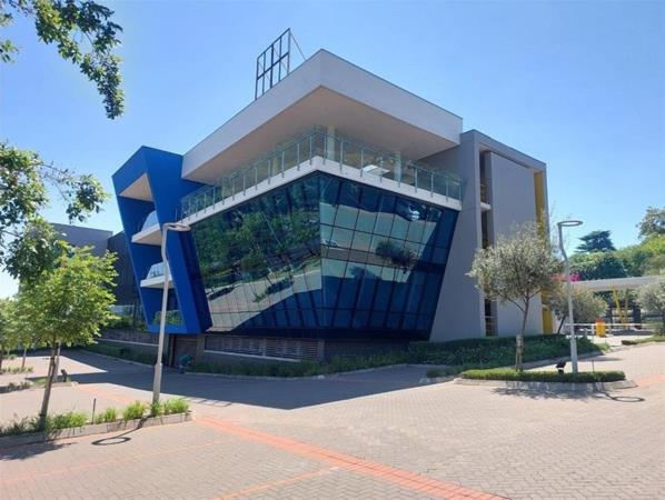 3 438  m² Commercial space