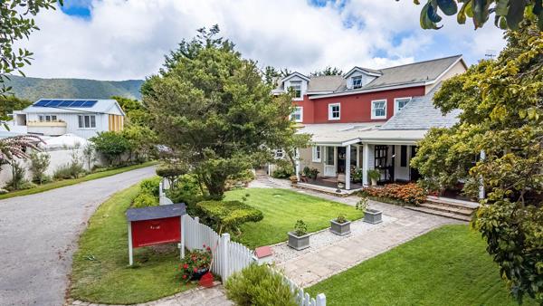 9 Bedroom House